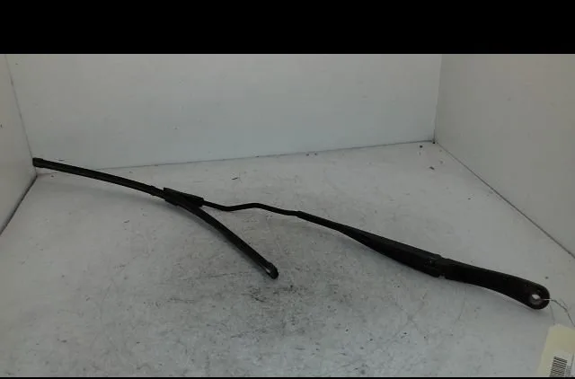 Bras essuie-glace avant droit Renault CLIO III (BR0-1, CR0-1) 1.5 dci (c-br0g, c-br1g) (2005-2012) 5 portes occasion