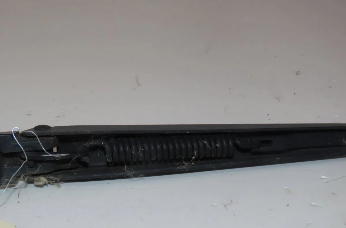 Bras essuie-glace avant droit Renault KANGOO Express (FW0-1_) 1.5 dci 90 (fw0g, fw05, fw08, fw11) (2009) 4 portes occasion — photo 2