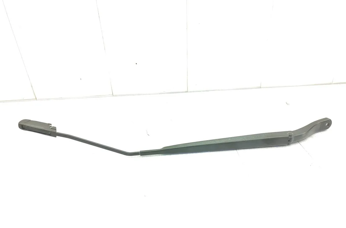 Bras essuie-glace avant droit RENAULT MEGANE 3 PHASE 1 COUPE occasion