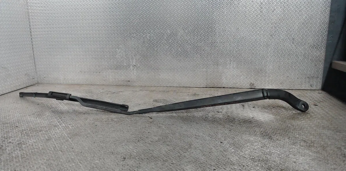 Bras essuie-glace avant droit RENAULT MEGANE 4 MEGANE 4 PHASE 1 occasion