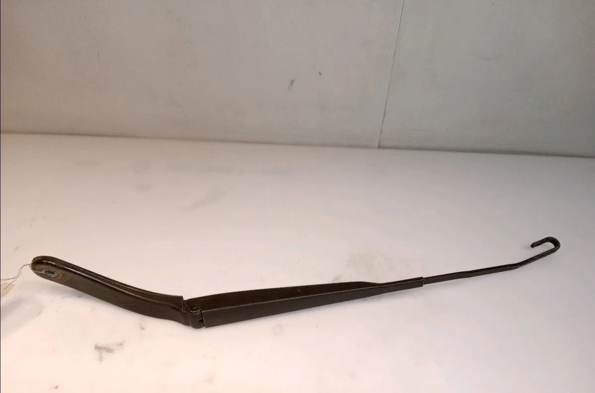 Bras essuie-glace avant droit Renault MEGANE II (BM0-1_, CM0-1_) 1.6 16v (bm0c, cm0c) (2002-2008) occasion