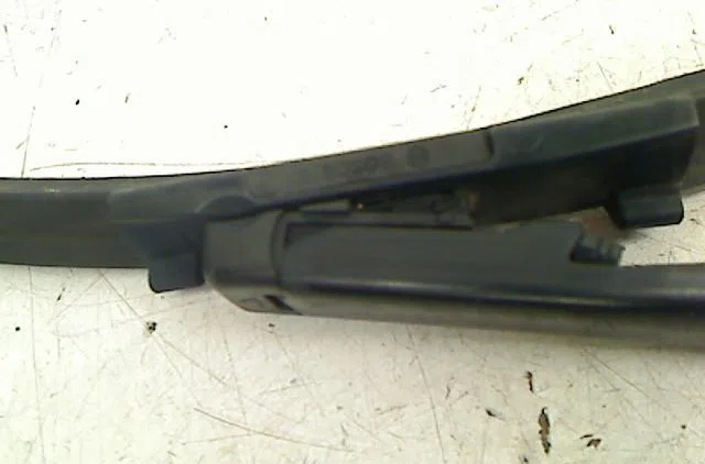 Bras essuie-glace avant droit Seat LEON (1P1) 2.0 tdi 16v (2005-2012) occasion — photo 3