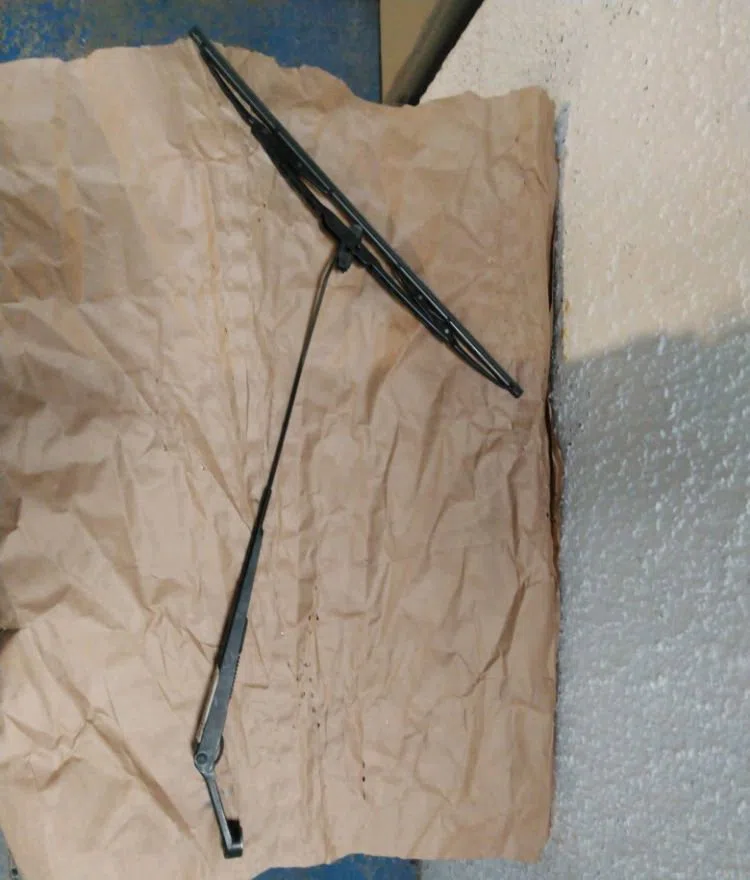 Bras essuie-glace avant droit Suzuki WAGON R 3-5 portes (MM) 1.3 (rb 413) (2000-2004) occasion — photo 2