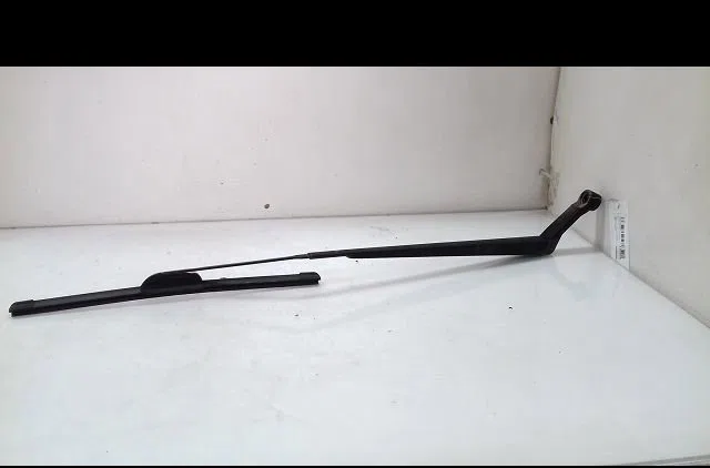 Bras essuie-glace avant droit Toyota COROLLA Verso (_E12_) 2.0 d-4d (cde120_) (2002-2004) occasion — photo 2