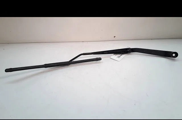 Bras essuie-glace avant droit Toyota RAV 4 II (_A2_) 2.0 4wd (aca21, aca20) (2000-2005) occasion — photo 2