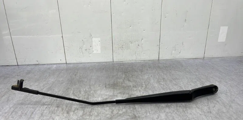Bras essuie-glace avant droit VOLKSWAGEN GOLF 5 occasion — photo 2