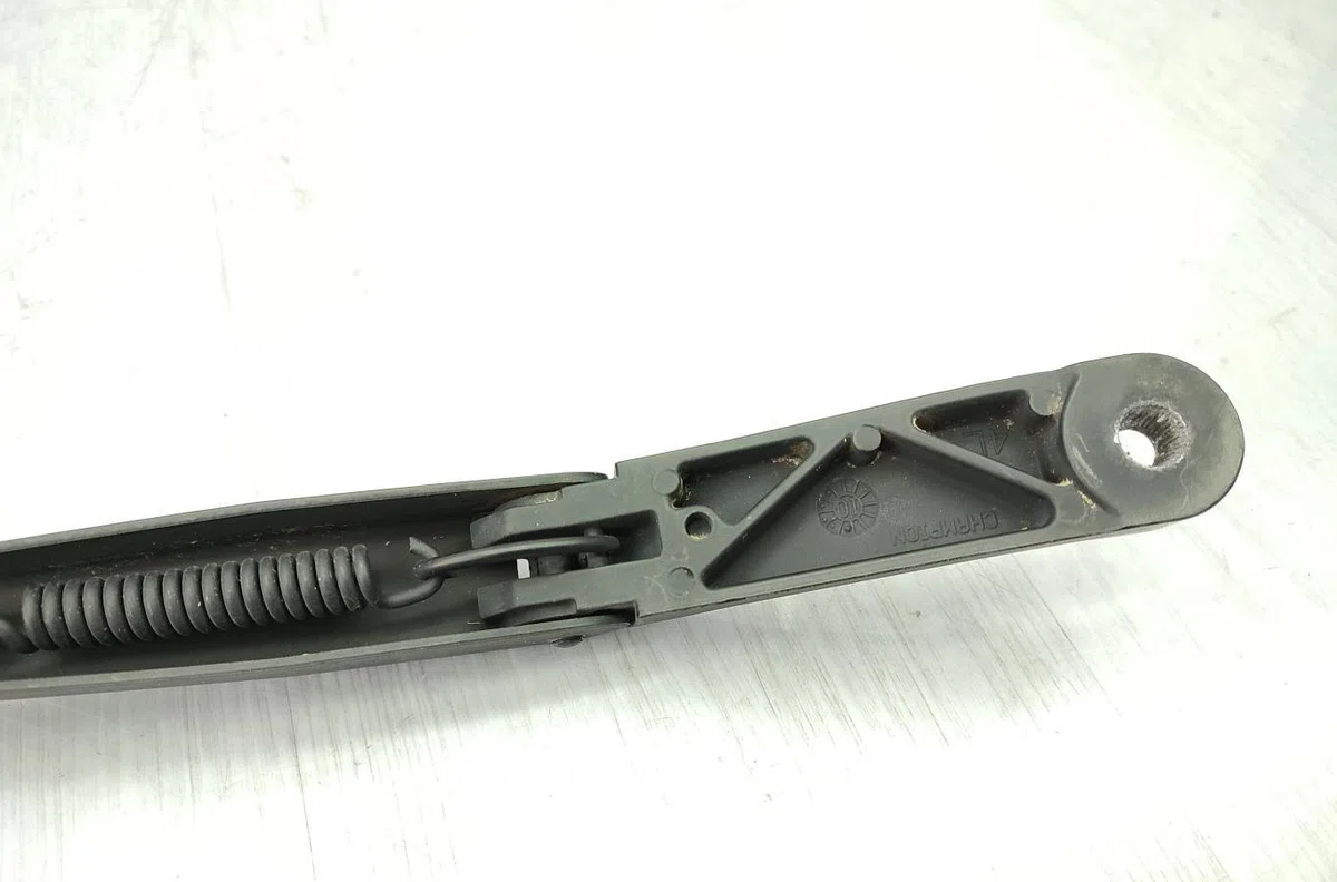 Bras essuie-glace avant droit VOLKSWAGEN GOLF 6 occasion — photo 2