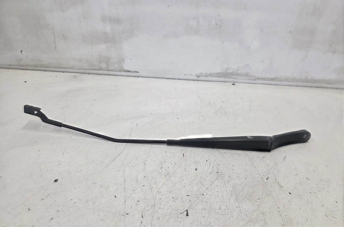 Bras essuie-glace avant droit VOLKSWAGEN GOLF 7 PHASE 1 occasion