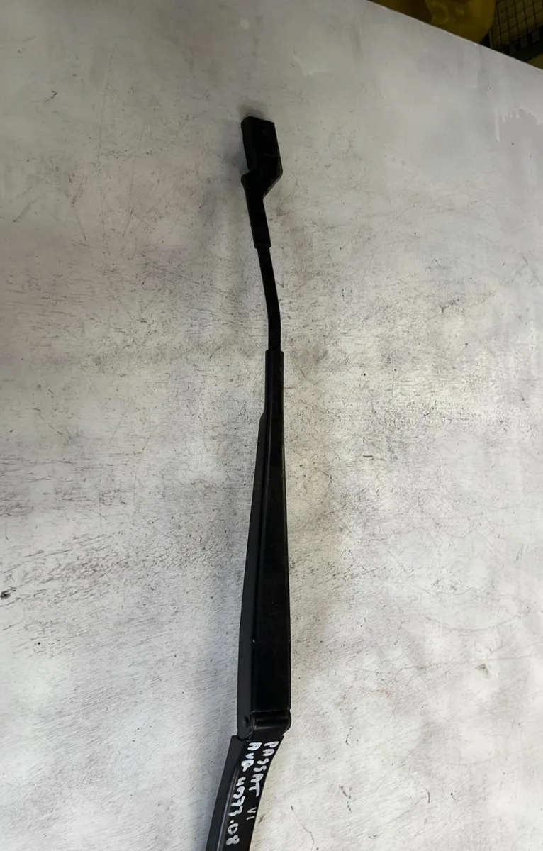 Bras essuie-glace avant droit Volkswagen PASSAT B6 (3C2) 1.9 tdi (2005-2010) 4 portes occasion