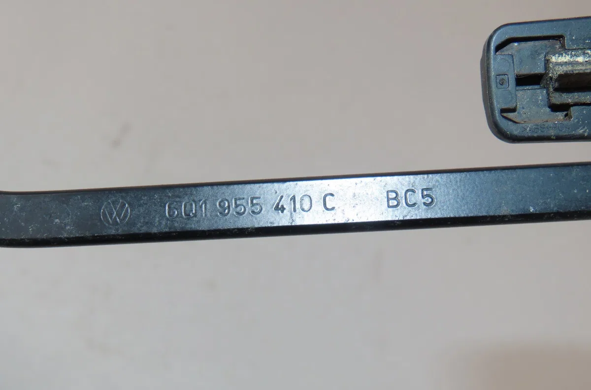Bras essuie-glace avant droit Volkswagen POLO (9N_, 9A_) 1.2 12v (2001-2007) 5 portes occasion
