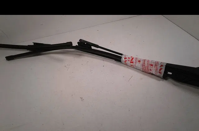 Bras essuie-glace avant Ford C-MAX (DM2) 1.6 tdci (2007-2010) 5 portes occasion — photo 3