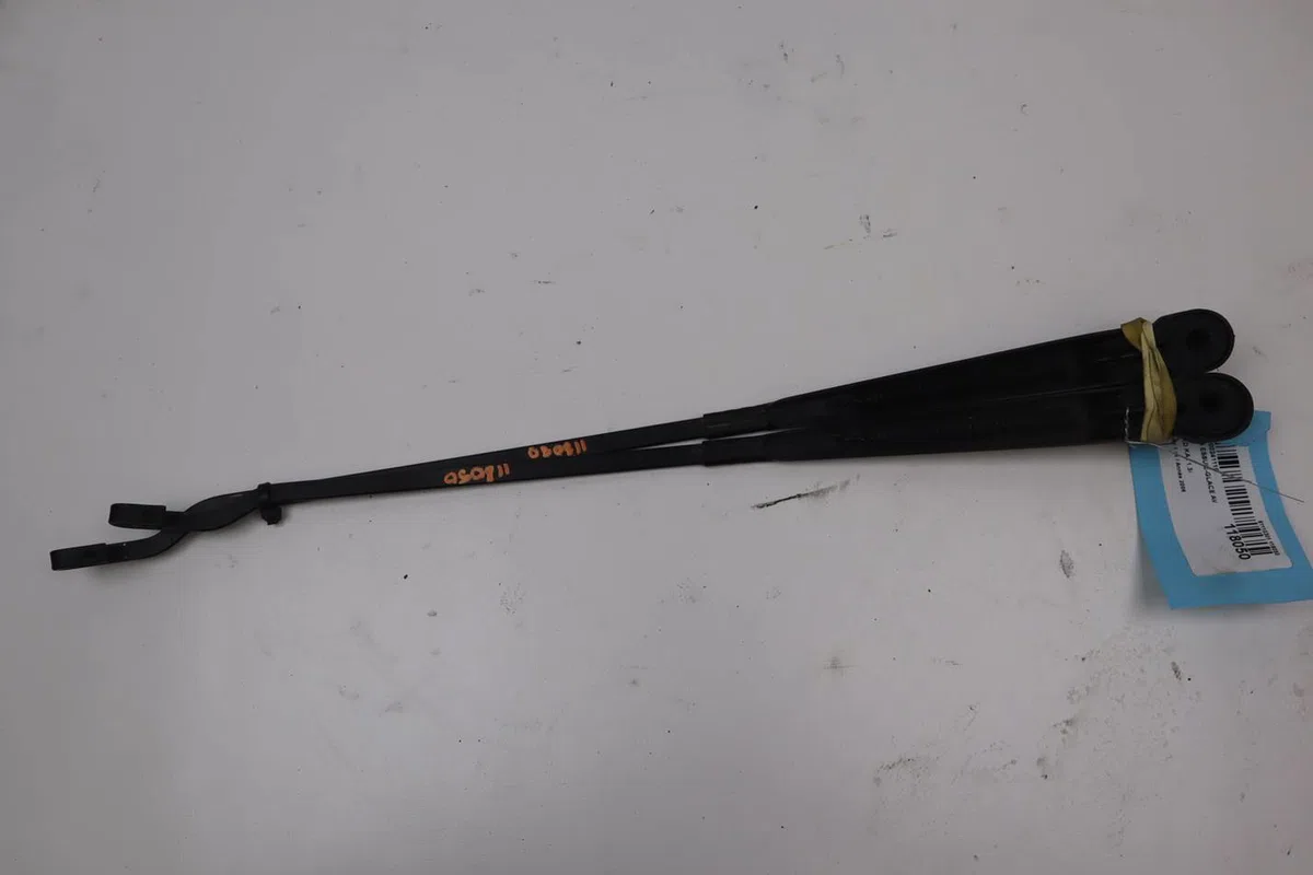 Bras essuie-glace avant Ford KA (RB_) 1.3 i rocam (2002-2008) 3 portes occasion — photo 3