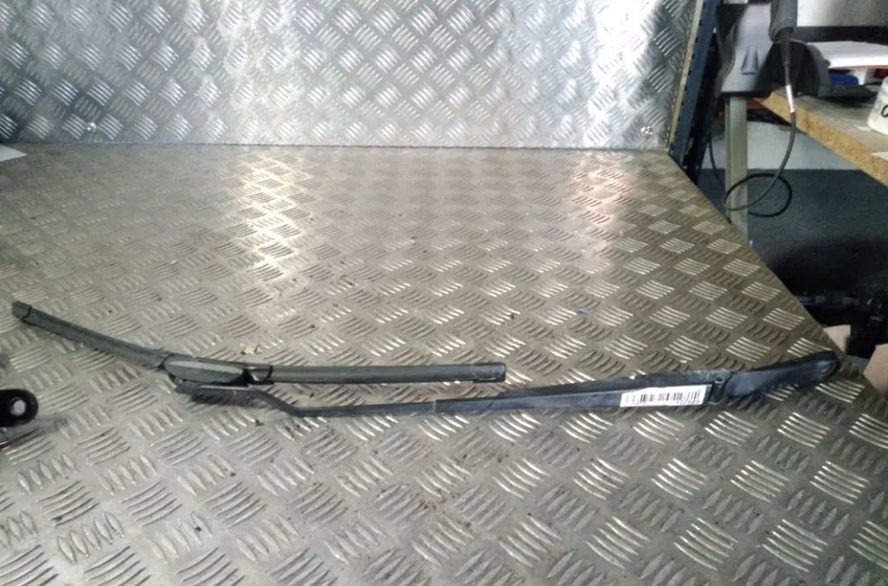 Bras essuie-glace avant gauche Audi A3 (8L1) 1.6 (1996-2003) occasion — photo 2