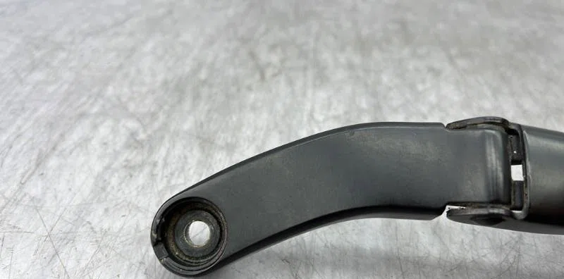 Bras essuie-glace avant gauche AUDI A4 3 AVANT PHASE 1 BREAK occasion