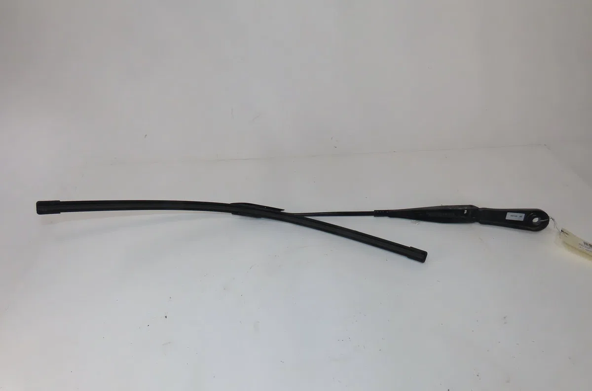 Bras essuie-glace avant gauche Bmw 1 (F40) 116 d (2019) occasion — photo 2