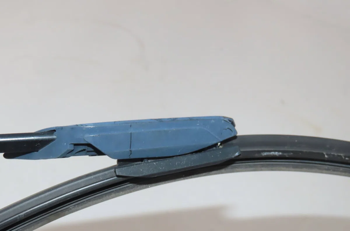 Bras essuie-glace avant gauche Bmw 1 (F40) 116 d (2019) occasion — photo 4