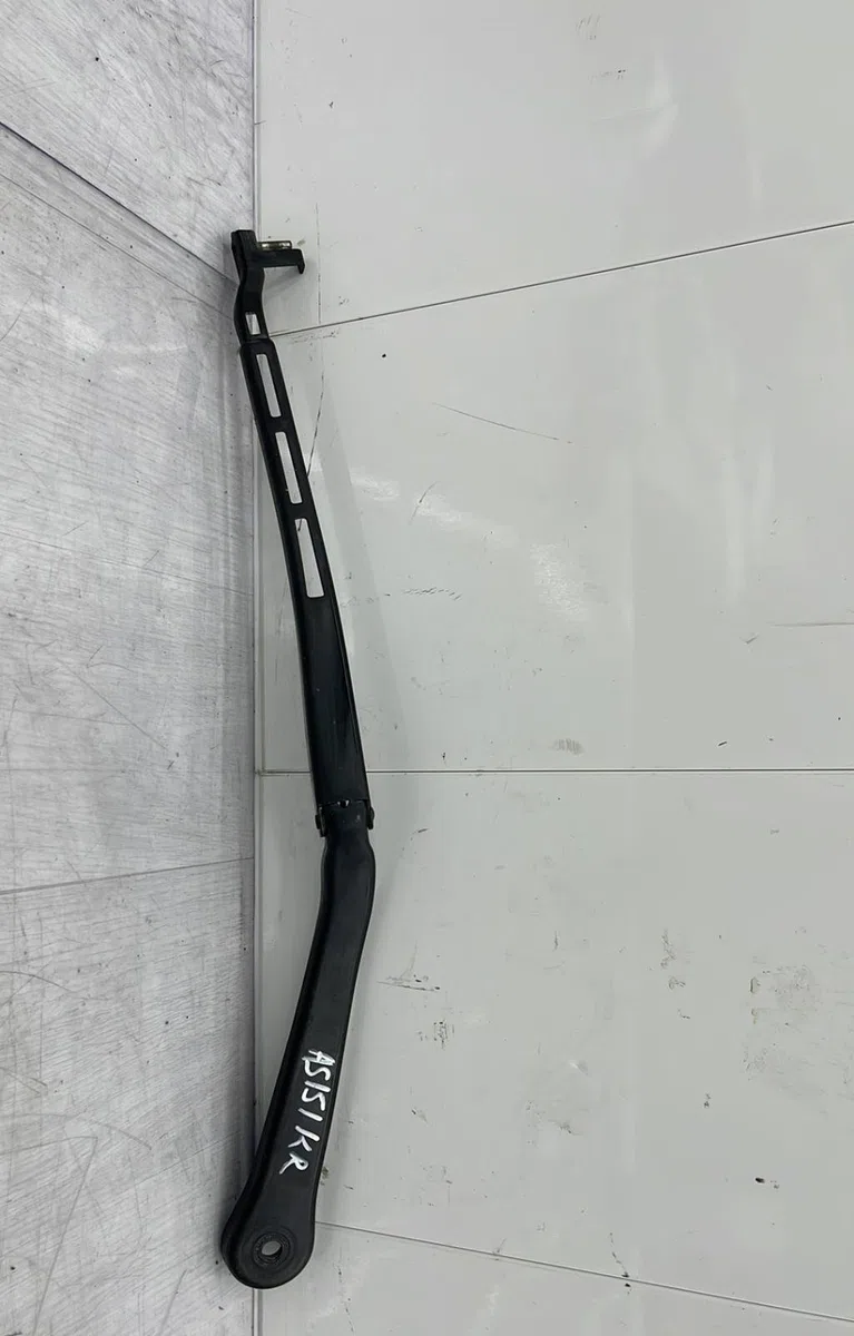 Bras essuie-glace avant gauche BMW SERIE 3 E91 TOURING PHASE 1 BREAK occasion — photo 3