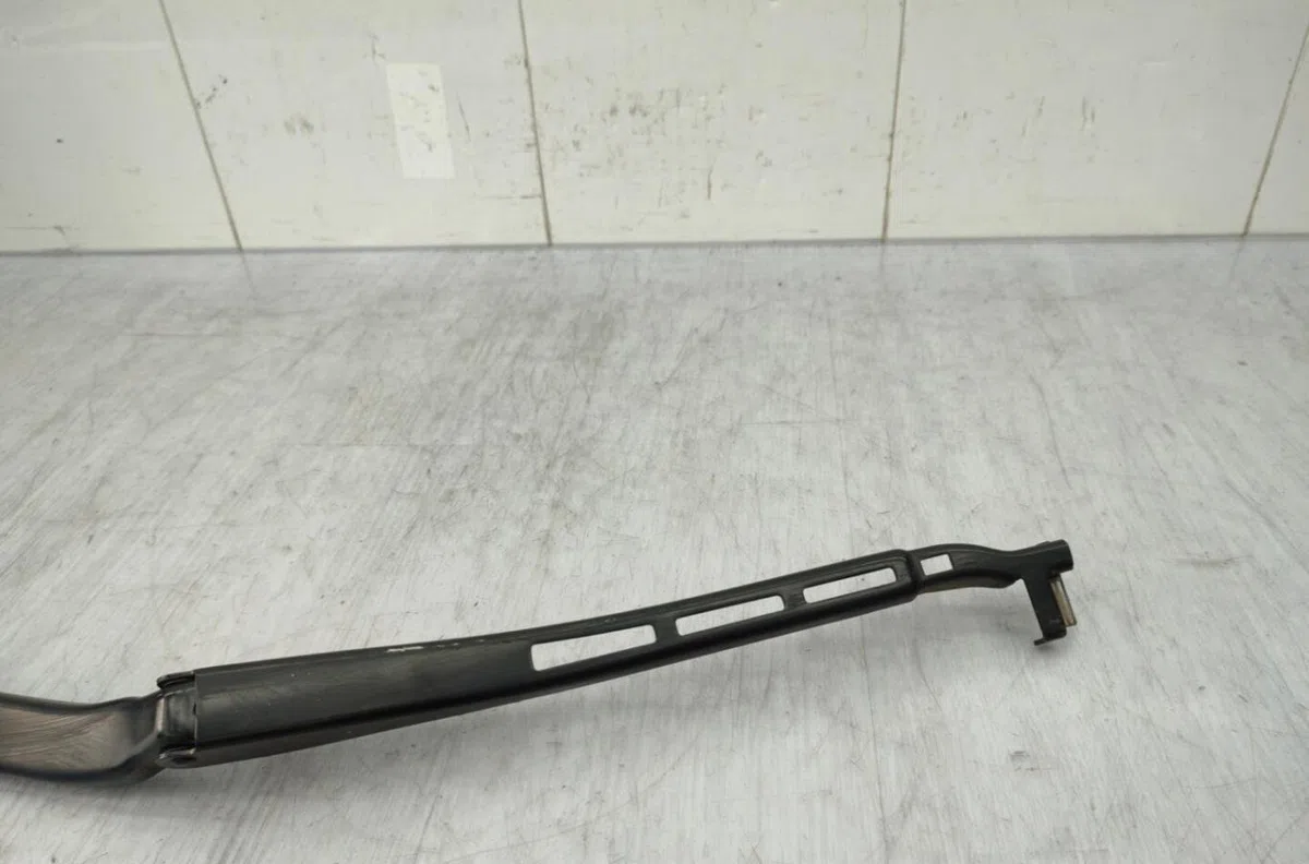 Bras essuie-glace avant gauche BMW SERIE 3 E91 TOURING PHASE 1 BREAK occasion