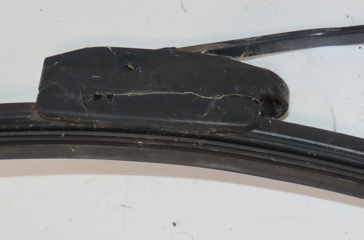 Bras essuie-glace avant gauche Citroen BERLINGO - BERLINGO FIRST Monospace (MF_, GJK_, GFK_) 1.6 hdi 75 (mf9hw, gj9hwc, 