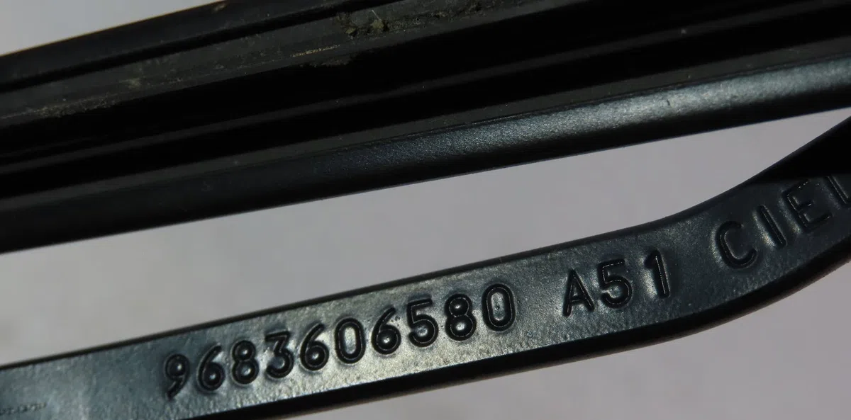 Bras essuie-glace avant gauche Citroen C3 II (SC_) 1.0 vti 68 (2012) 5 portes occasion