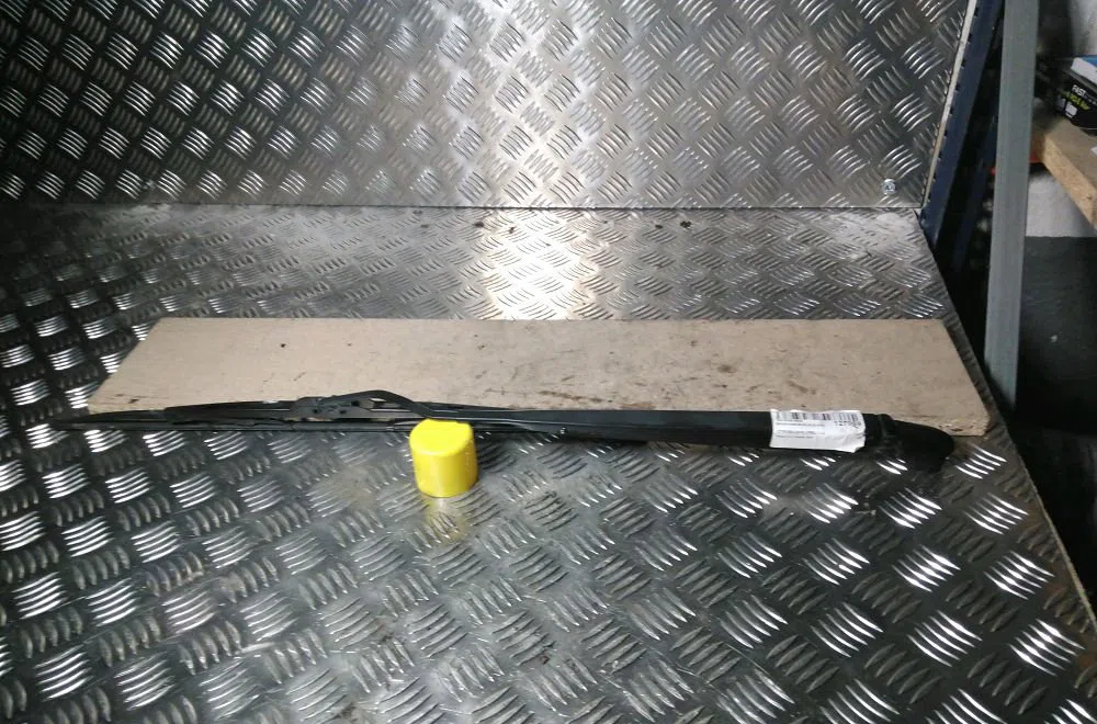 Bras essuie-glace avant gauche Citroen C3 Pluriel (HB_) 1.4 hdi (2004) 2 portes occasion — photo 2