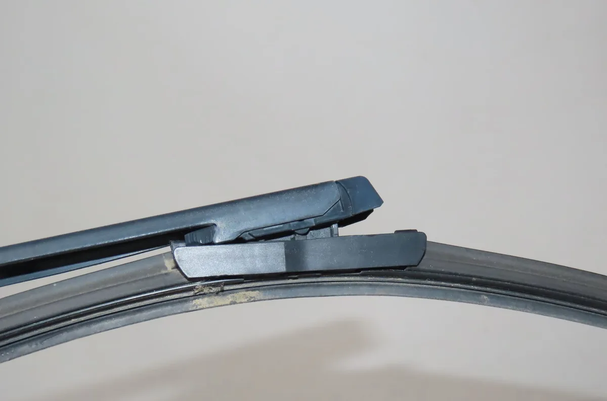 Bras essuie-glace avant gauche Citroen C4 I (LC_) 1.6 hdi (2004-2011) 5 portes occasion — photo 3