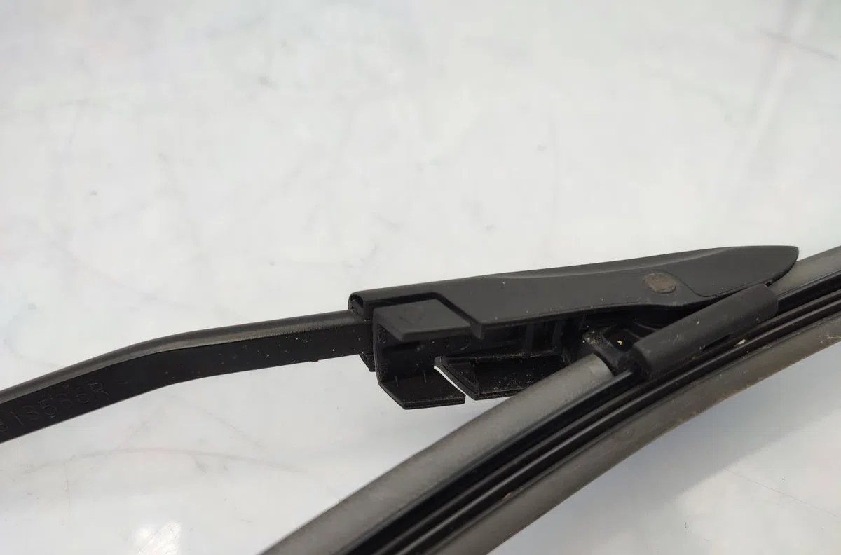 Bras essuie-glace avant gauche DACIA SANDERO 2 PHASE 2 occasion