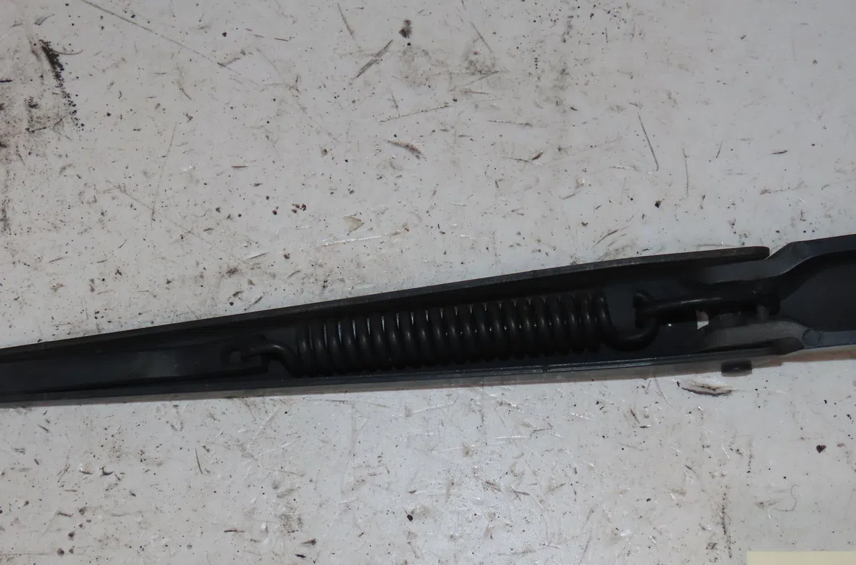Bras essuie-glace avant gauche Ford C-MAX II (DXA-CB7, DXA-CEU) 1.6 tdci (2010-2019) 5 portes occasion