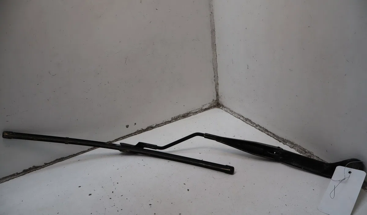 Bras essuie-glace avant gauche Ford KUGA I 2.0 tdci 4x4 (2008-2012) occasion — photo 2