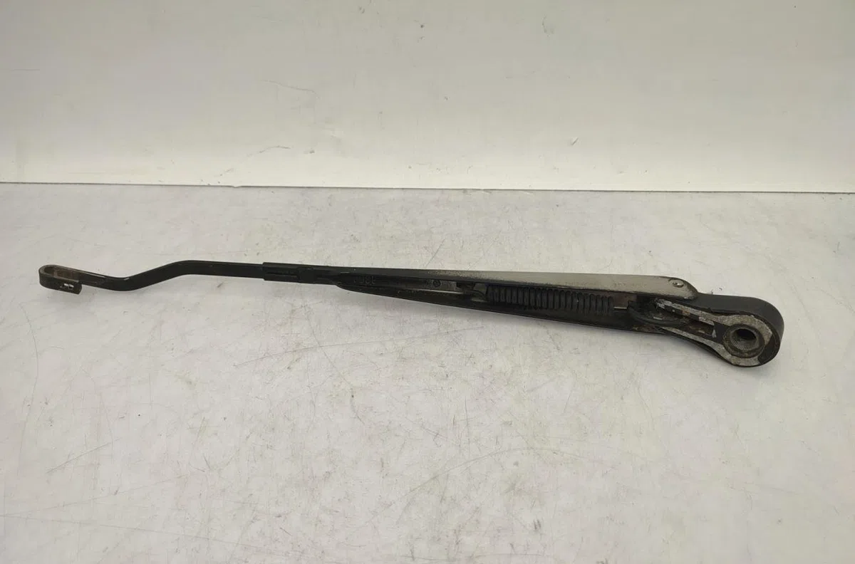 Bras essuie-glace avant gauche NISSAN PATROL 1 occasion — photo 2
