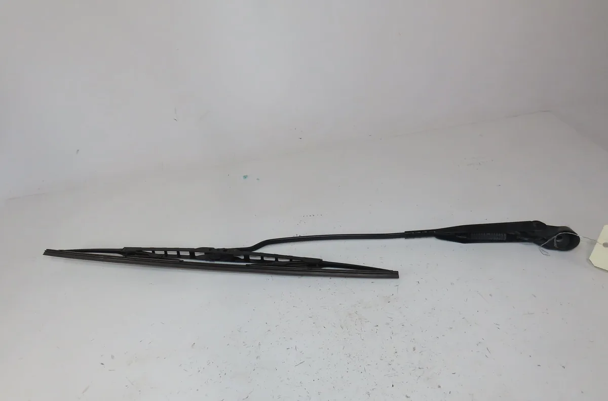 Bras essuie-glace avant gauche Opel CORSA C (X01) 1.2 twinport (f08, f68) (2004-2009) occasion