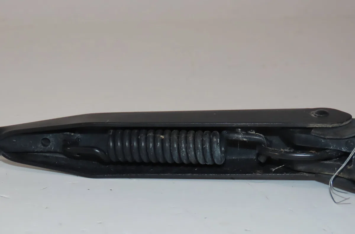 Bras essuie-glace avant gauche Opel CORSA C (X01) 1.2 twinport (f08, f68) (2004-2009) occasion — photo 3