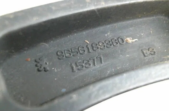 Bras essuie-glace avant gauche Peugeot 307 SW (3H) 1.6 hdi 110 (2003-2007) occasion — photo 2