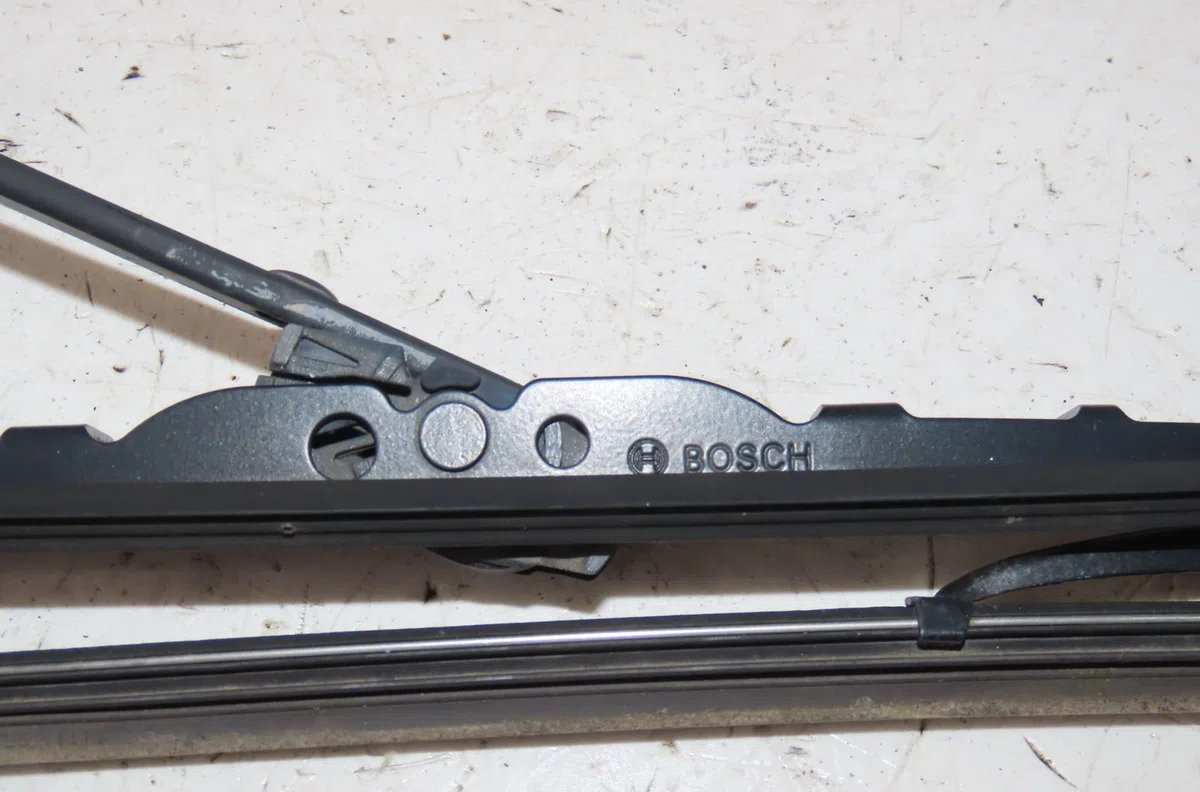 Bras essuie-glace avant gauche Peugeot 405 II (4B) 1.9 td (1992-1995) occasion — photo 2