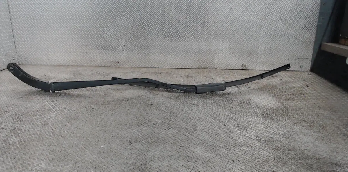 Bras essuie-glace avant gauche RENAULT CAPTUR 1  CAPTUR 1 PHASE 1 occasion — photo 2