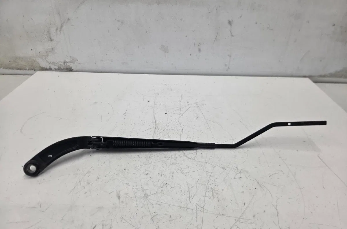 Bras essuie-glace avant gauche RENAULT CLIO 4 PHASE 1 BREAK occasion — photo 2