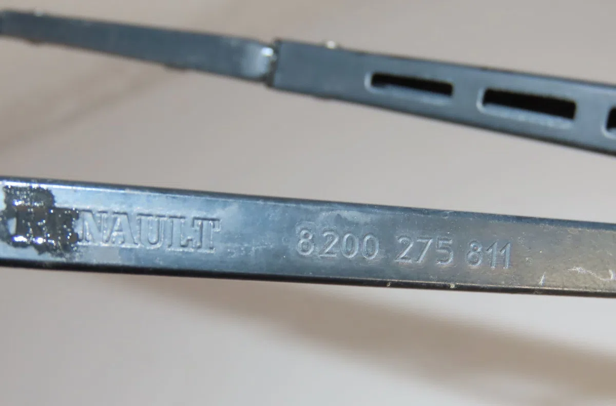 Bras essuie-glace avant gauche Renault CLIO II (BB_, CB_) 1.5 dci (b-cb07) (2001-2009) 3 portes occasion — photo 2