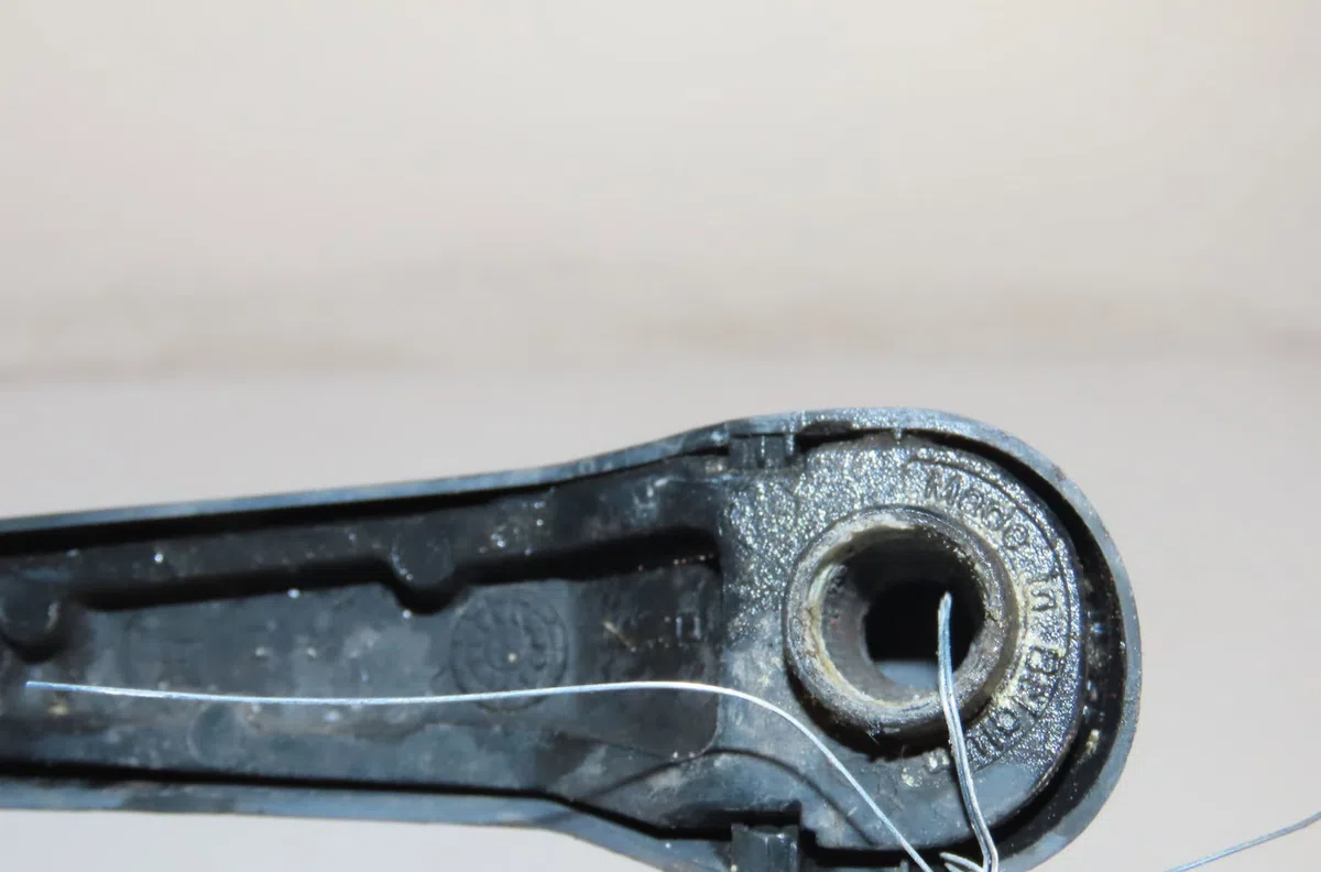 Bras essuie-glace avant gauche Renault CLIO II (BB_, CB_) 1.5 dci (b-cb07) (2001-2009) 3 portes occasion — photo 3