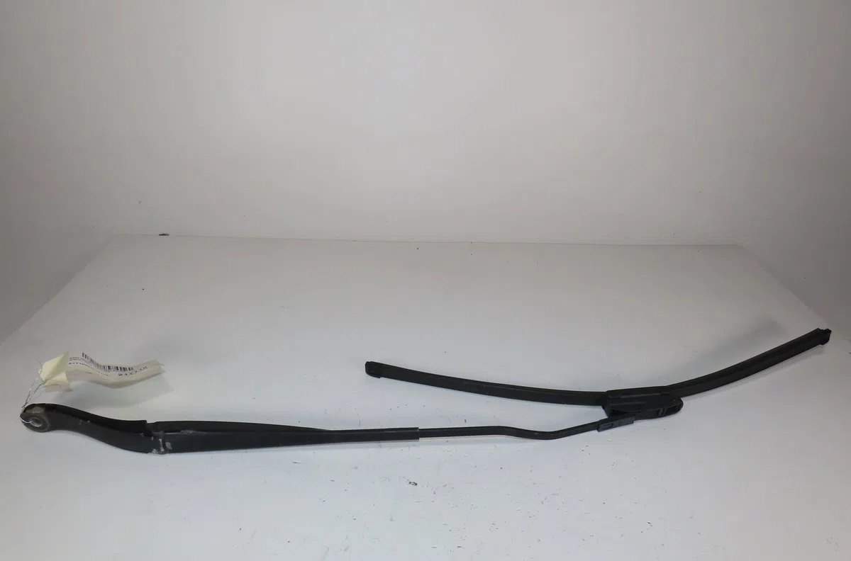 Bras essuie-glace avant gauche Renault CLIO III (BR0-1, CR0-1) 1.5 dci (c-br0g, c-br1g) (2005-2012) 5 portes occasion