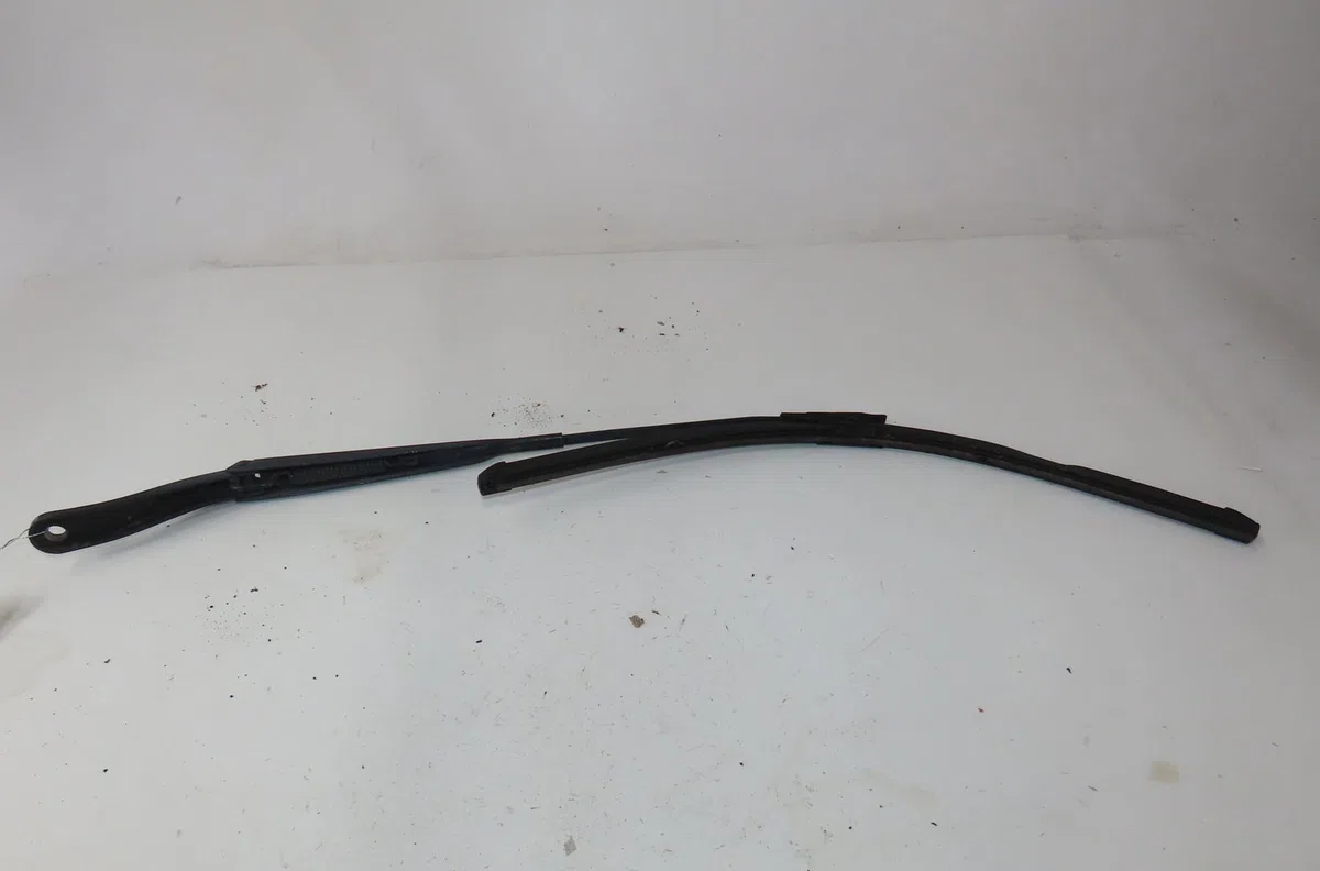 Bras essuie-glace avant gauche Renault CLIO III (BR0-1, CR0-1) 1.5 dci (c-br0g, c-br1g) (2005-2012) 5 portes occasion — photo 2