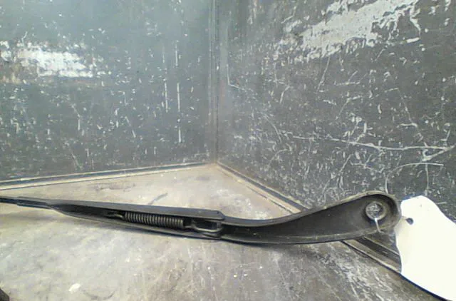 Bras essuie-glace avant gauche Renault MEGANE II (BM0-1_, CM0-1_) 1.5 dci (bm1e, cm1e) (2005-2008) occasion — photo 4