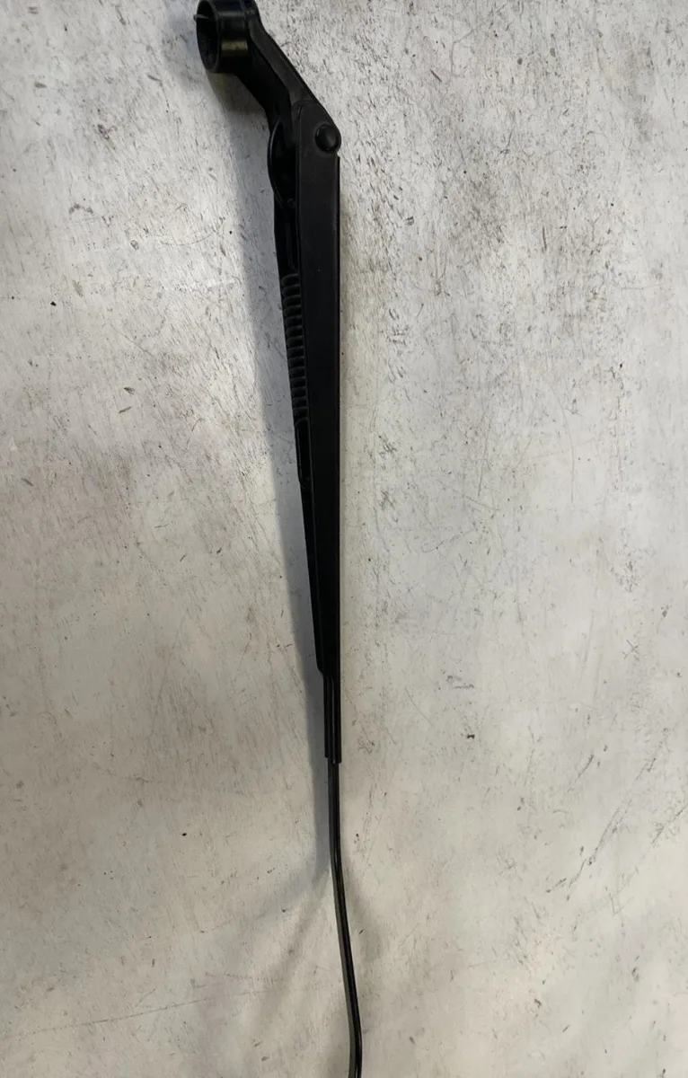 Bras essuie-glace avant gauche Suzuki SWIFT III (MZ, EZ) 1.3 (rs 413) (2005) occasion