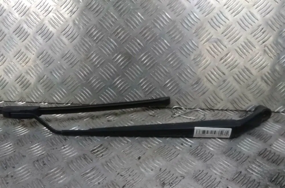 Bras essuie-glace avant gauche Toyota COROLLA Verso (ZER_, ZZE12_, R1_) 2.0 d-4d (cur10_) (2004-2009) occasion