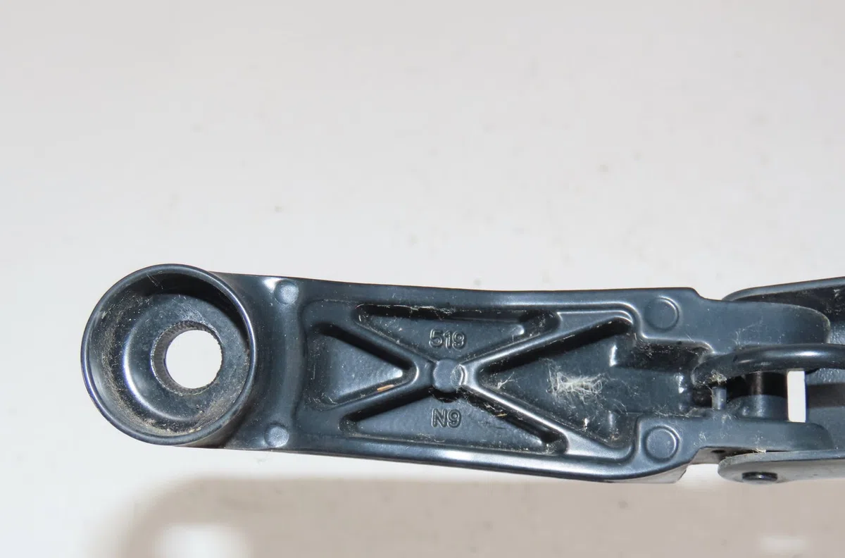 Bras essuie-glace avant gauche Toyota YARIS (_P21_, _PA1_, _PH1_) 1.5 hybrid (mxph10, mxph11) (2020) 5 portes occasion — photo 2