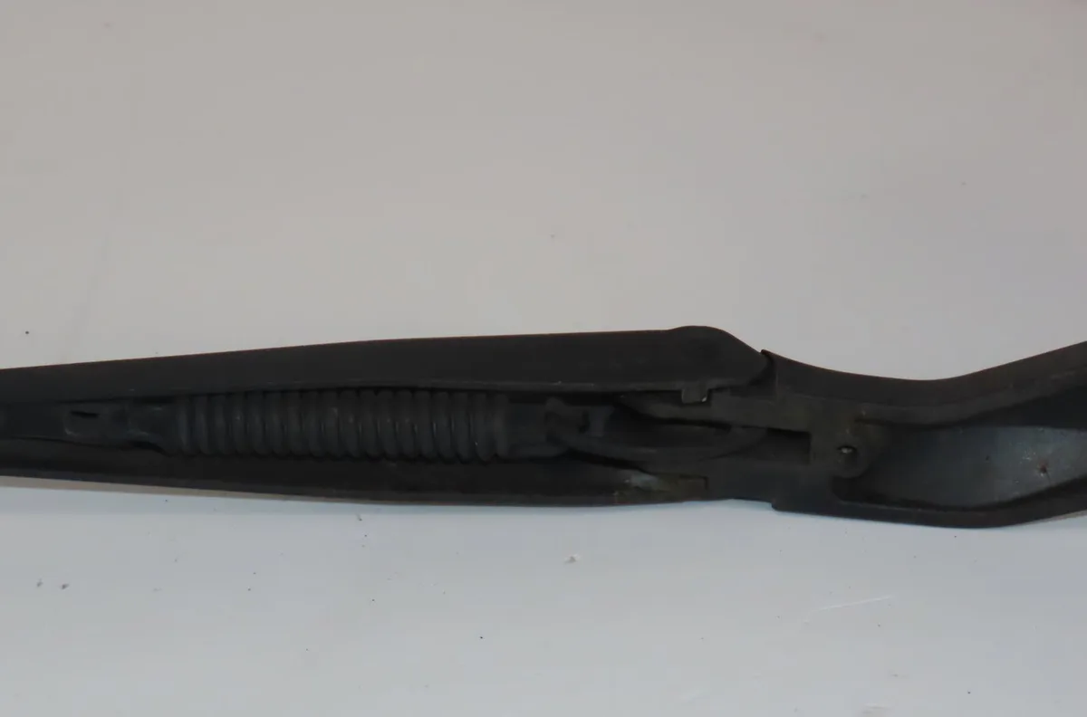 Bras essuie-glace avant gauche Volkswagen POLO (9N_, 9A_) 1.2 12v (2001-2007) 5 portes occasion — photo 2