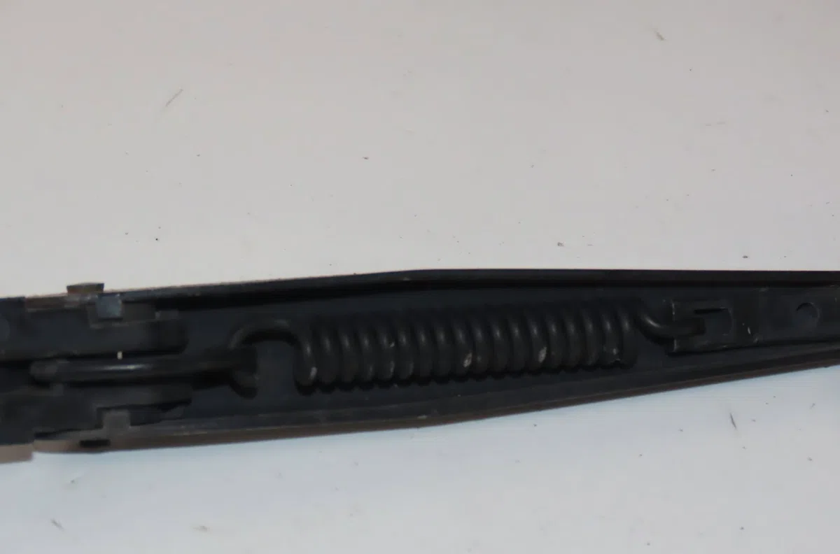 Bras essuie-glace avant gauche Volkswagen POLO (9N_, 9A_) 1.4 tdi (2001-2005) 3 portes occasion