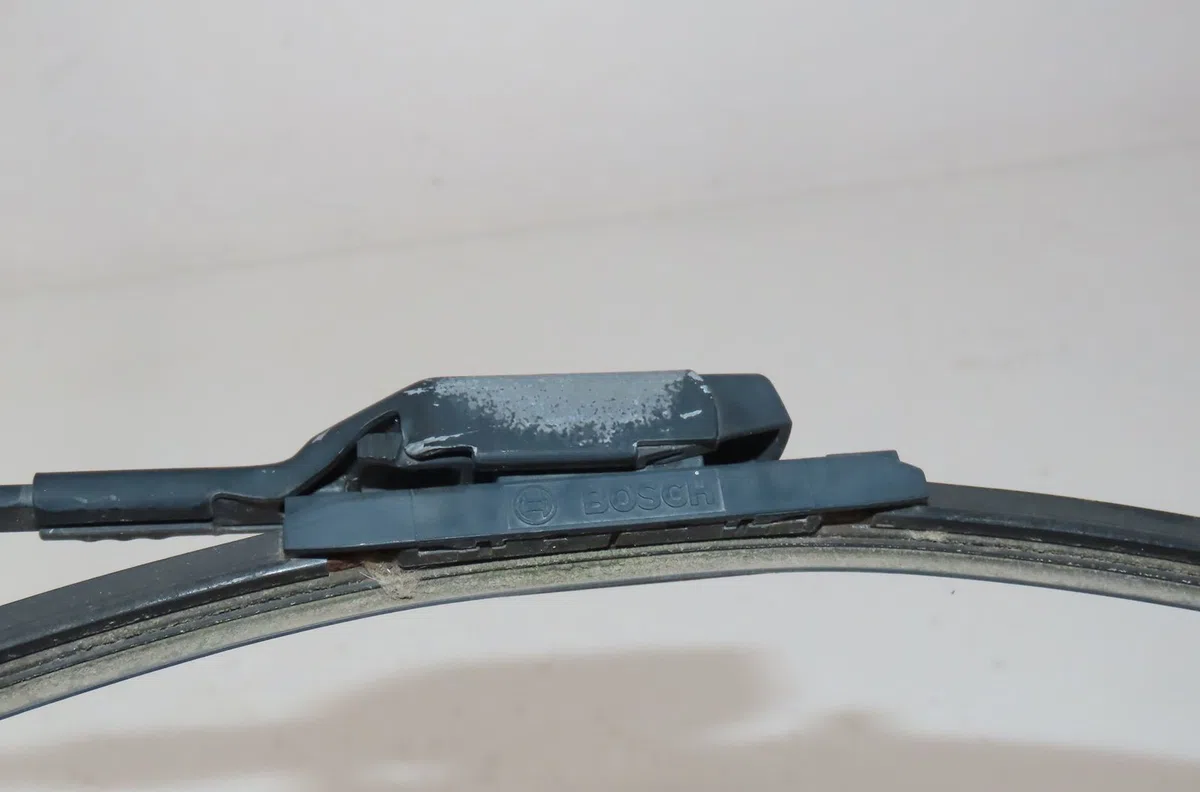 Bras essuie-glace avant gauche Volkswagen POLO (9N_, 9A_) 1.4 tdi (2001-2005) 3 portes occasion