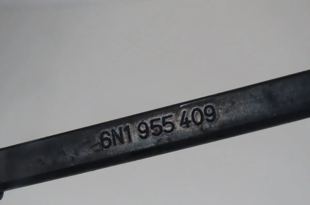 Bras essuie-glace avant gauche Volkswagen POLO III (6N1) 64 1.9 d (1994-1999) occasion — photo 2