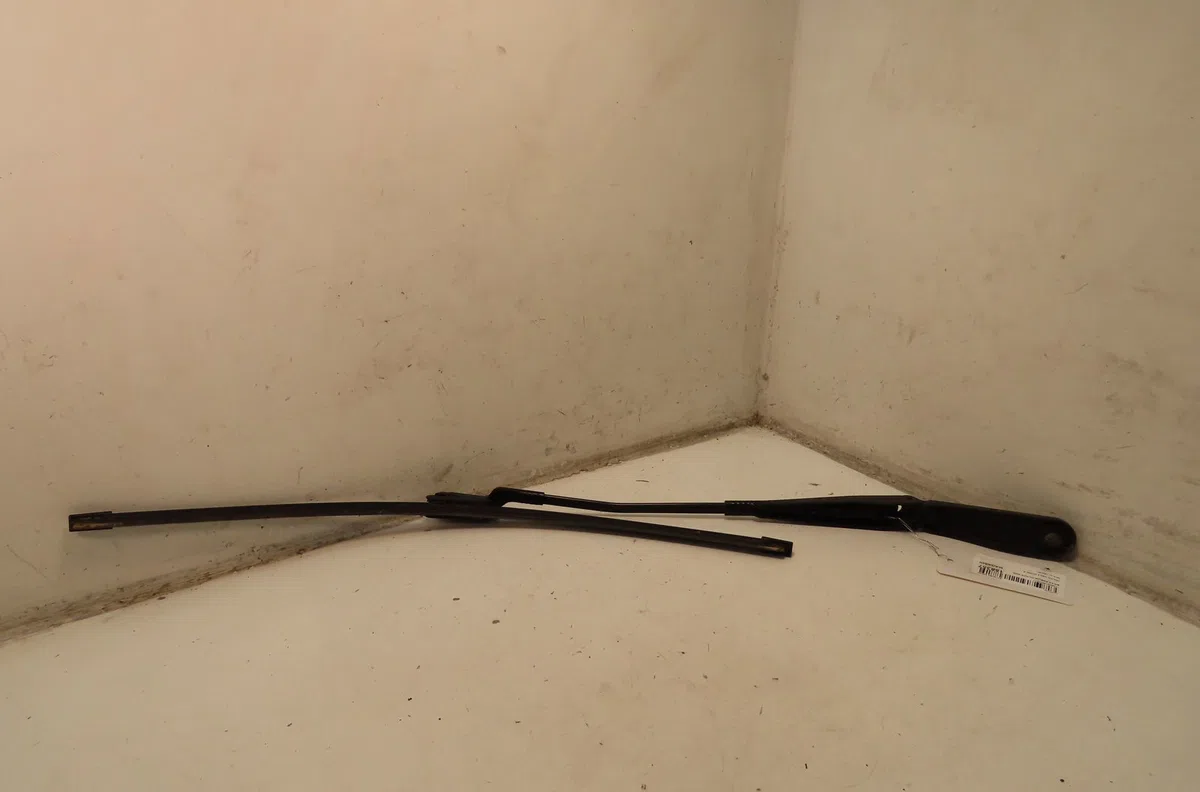 Bras essuie-glace avant gauche Volvo V60 I (155) D4 (2013-2015) occasion — photo 2