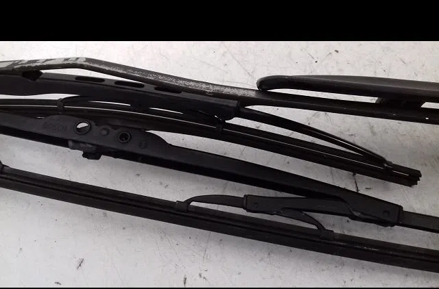 Bras essuie-glace avant Honda CIVIC VI Hatchback (EJ, EK) 1.4 i s (ej9) (1995-2001) occasion — photo 4